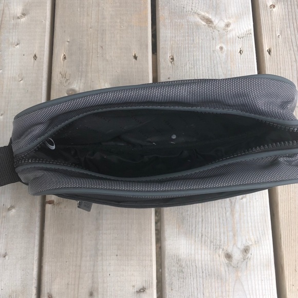 Versace Parfums Grey Travel Toiletry Bag - Picture 6 of 8